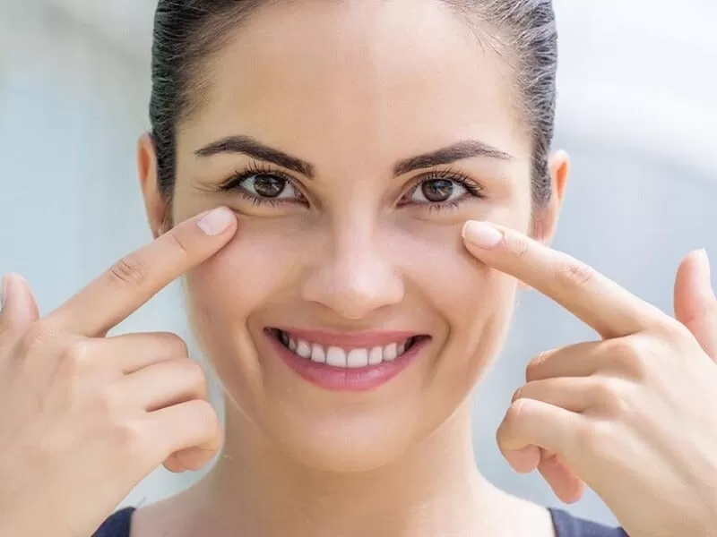 جزئیات و زوایای دیگر کرم دور چشم مک