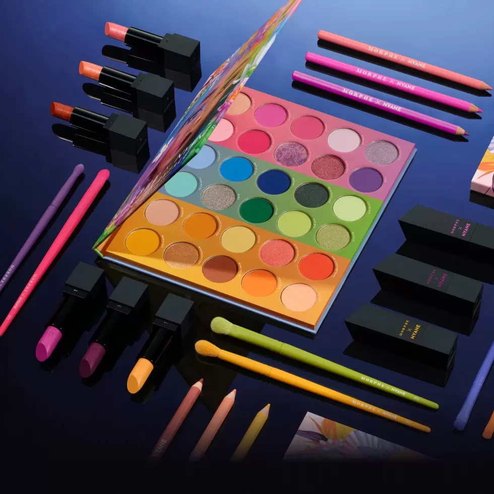 نمونه رنگ‌بندی پالت سایه morphe x nyane 