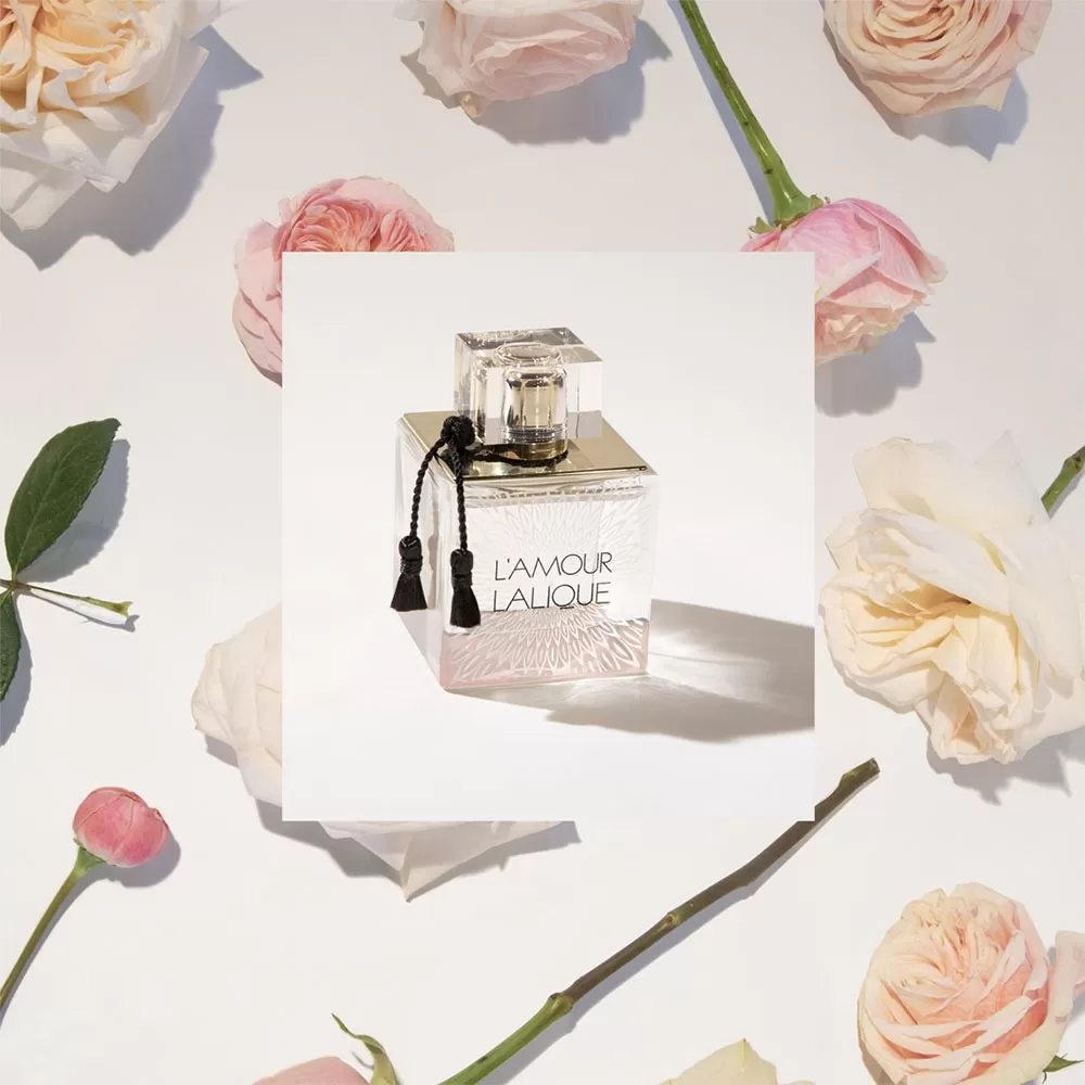 جزئیات و زوایای دیگر عطر لالیک آمور