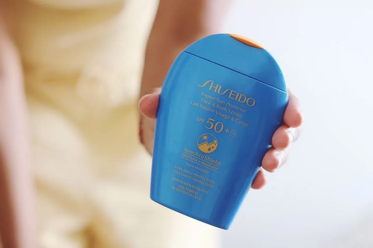 نمونه رنگ‌بندی ضد آفتاب ضد چروک شیسیدو SPF50